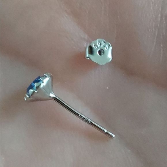 Platinum?Plated 925 Silver March Birthstone CZ Stud Earrings - Picture 7 of 7